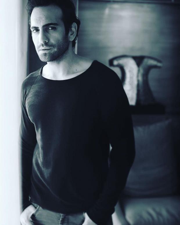 Bugra Gulsoy - Black/White