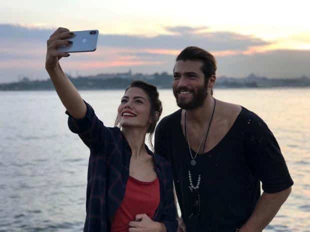 Demet Ozdemir and Can Yaman Selfy