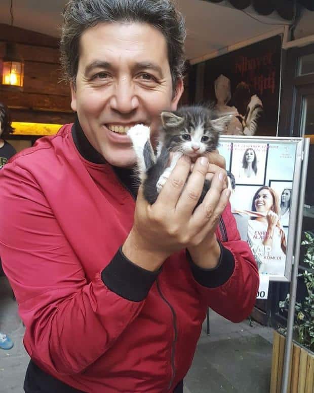 Emre Kinay and cat