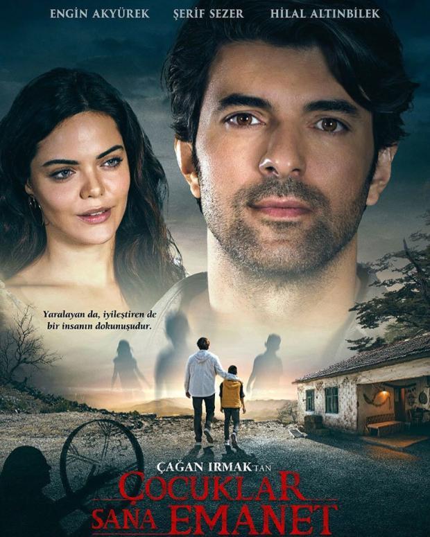 Cocuklar Sana Emanet Movie Poster (Engin Akyurek and Hilal Altinbilek)