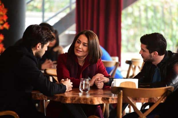 The Circle (Halka) Tv Series Cast