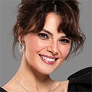 Sinem Unsal as Naz Arica - Yaz Gunes